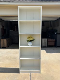 Beautiful White Bookshelf