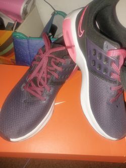 Women's shoes