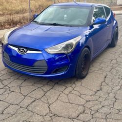 Hyundai Veloster Blue Hatchback