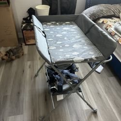 baby changing table 