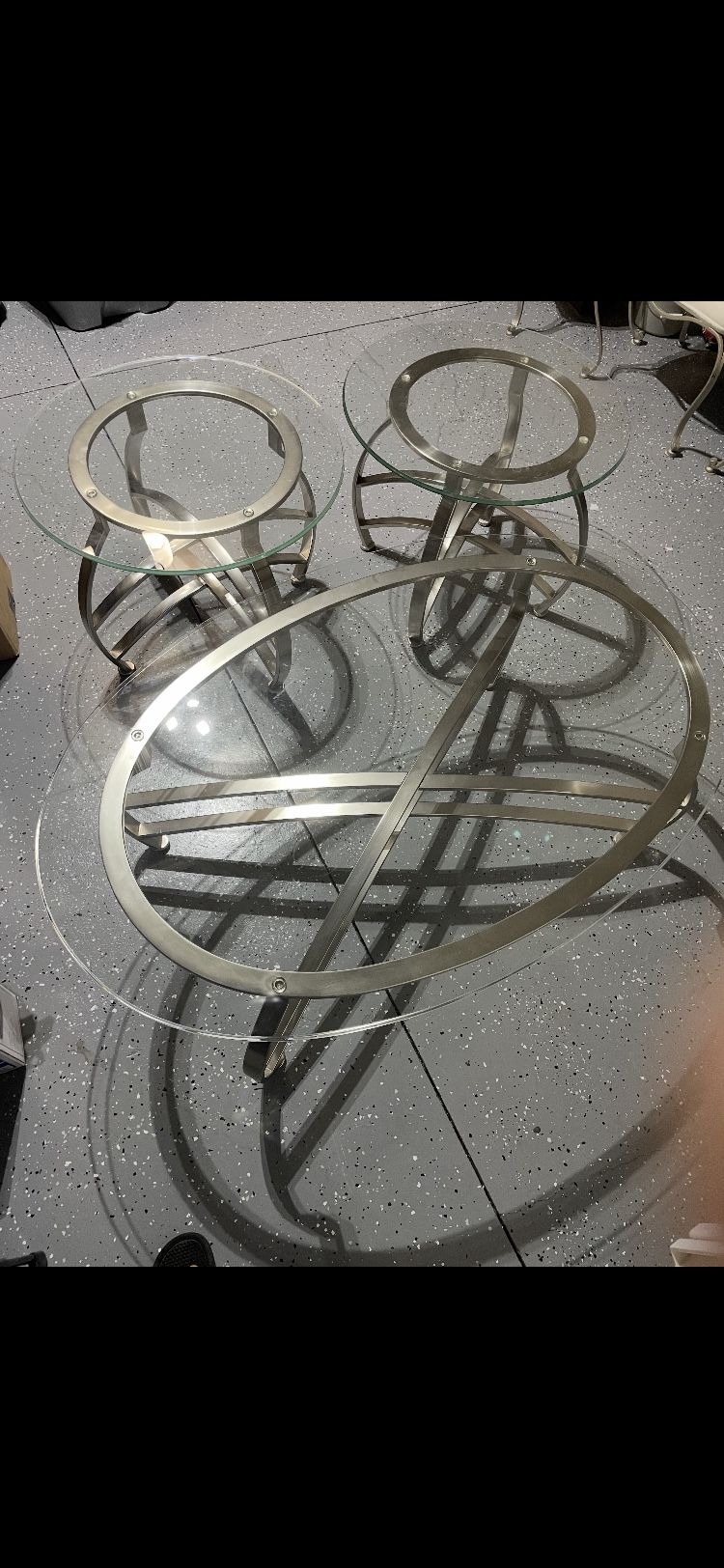 Table With 2 End Tables $150.00