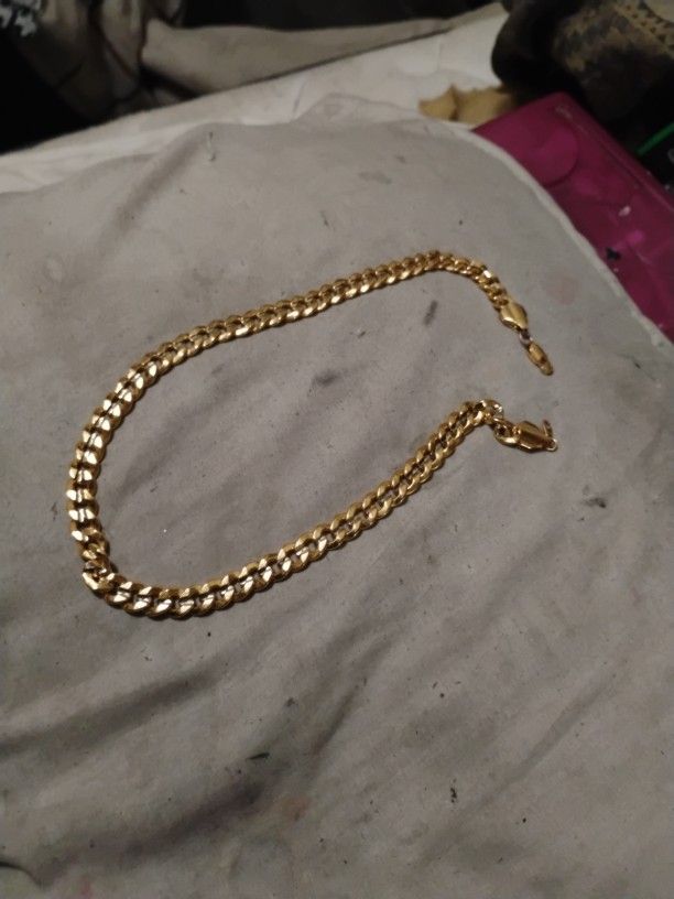 Cuban 18 Karat Gold Choke Chain Diamond Cut
