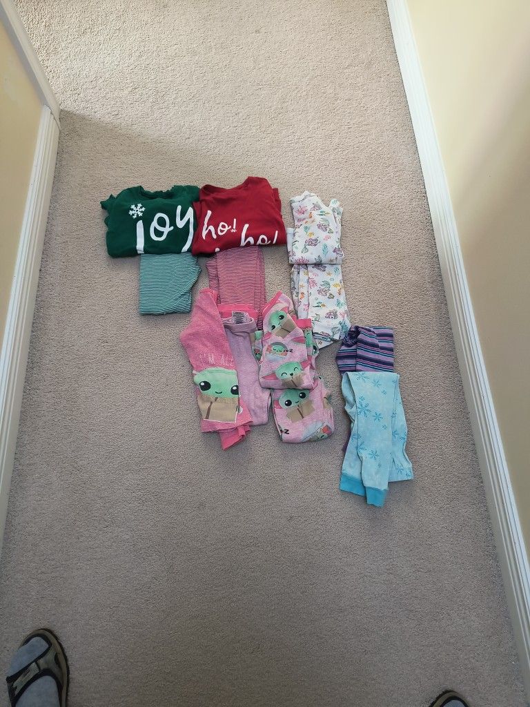 Girls Toddler Size 5 and Size 6 Kids Holiday and Regular Pajamas