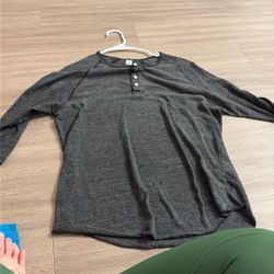 Alternative Earth Gray Henley Large