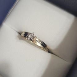 Diamond  Gold Ring 