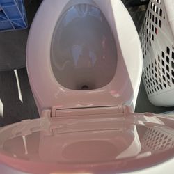 Serious Buyers Please!!!    New Toilet  $125. FIRM PRICE-Elongated Bowl &  Seat