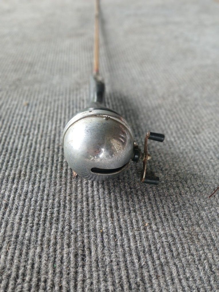 Vintage Great Lakes Reel And Rod