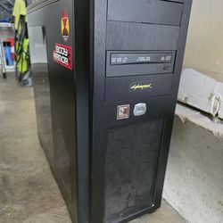 Pc case and chair for sale