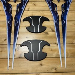 * 26.7in Halo Energy Lightsaber Lightning Stripe Metal Cosplay Collection B *  Very Large, Hangers are new/scratch free looking!  * Collector Pieces/G