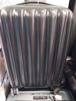 Small Lugagge Ricardo 