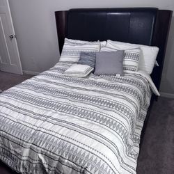 Queen size Bed Frame With Dresser And Mirror 