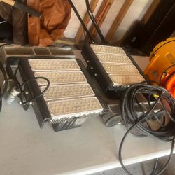 LED Lights: 