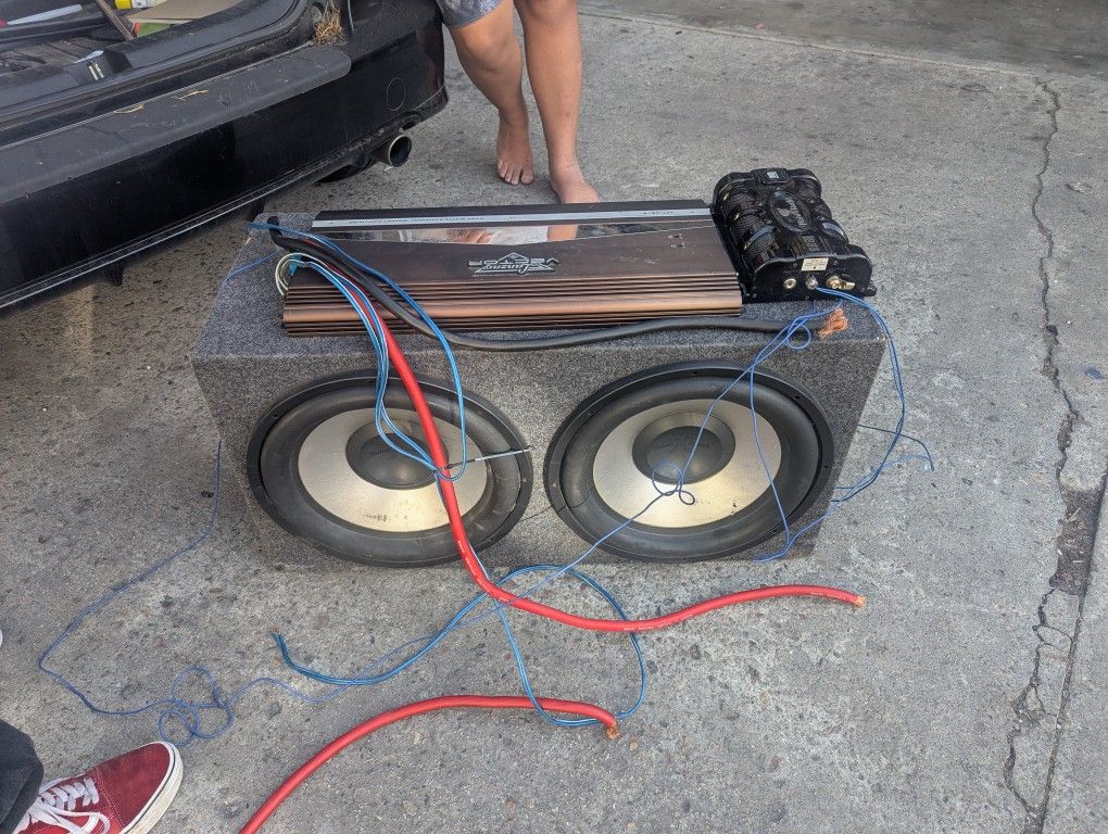 Subwoofer With Amp And Planet Audio Capacitor