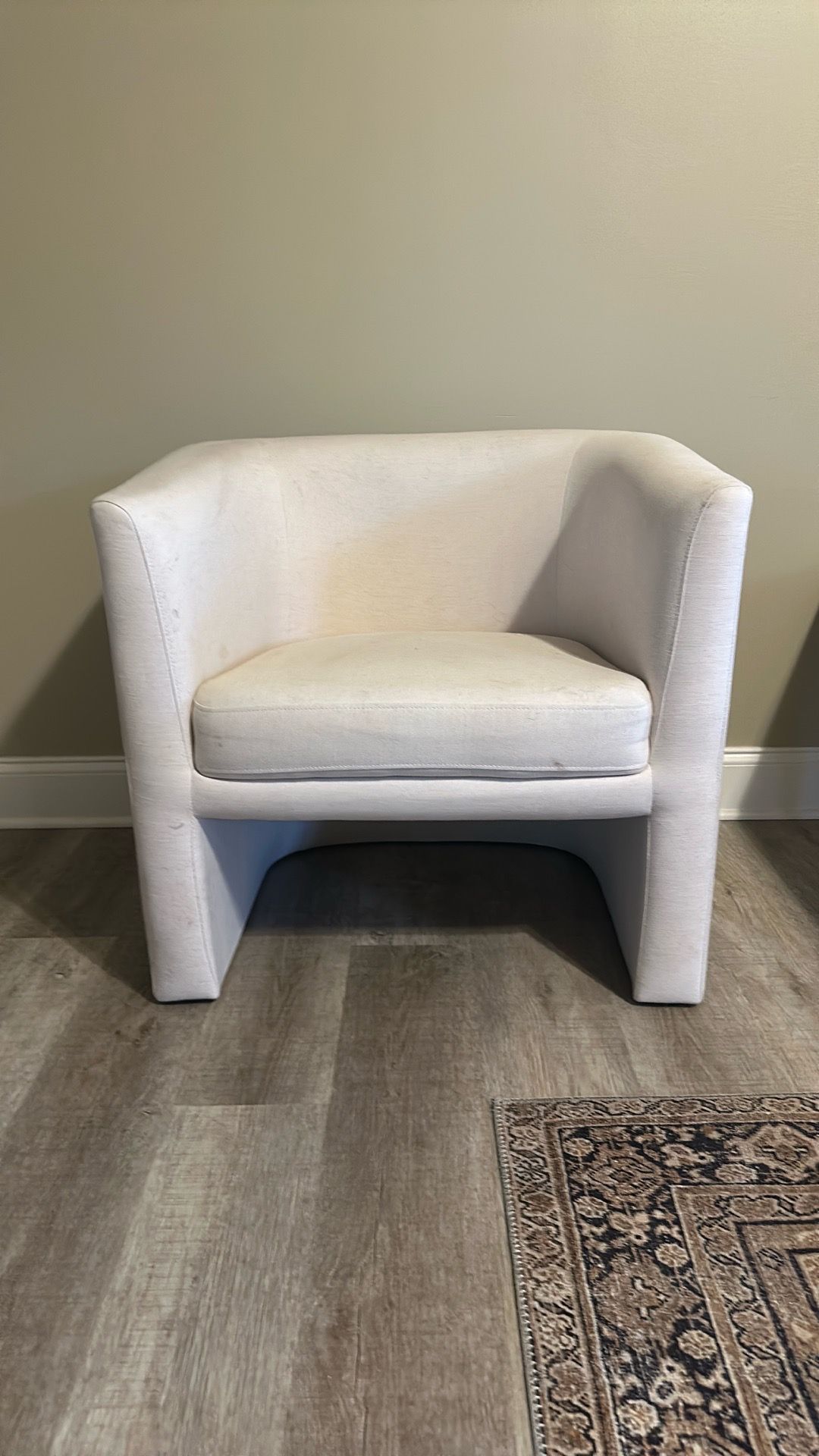 White Accent Chair – Modern Barrel Style