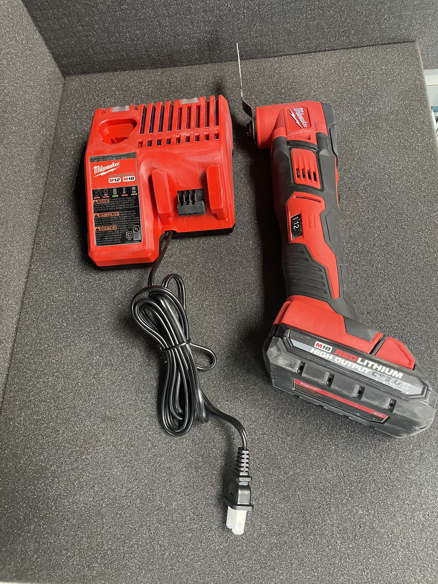 Milwaukee Multi Tool + Battery + Charger