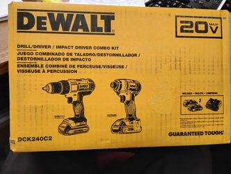 DEWALT 20V MAX* Drill Driver/Impact Driver Combo Kit