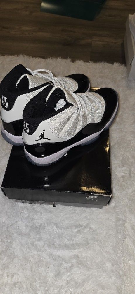 Jordan Concord 11s