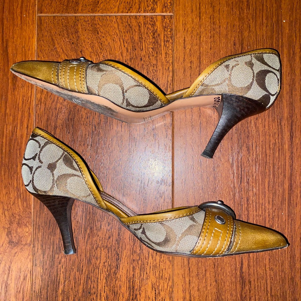 Coach shop shoes heels