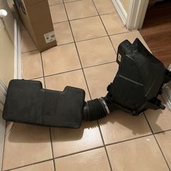 For Sale A GMC Sierra Air cleaner 