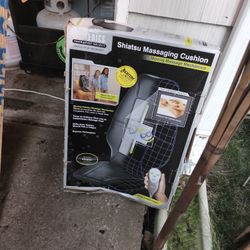 Homedics Shiatsu Messaging Cushion and BelMint Home Sleek Home Neck and Back Messager