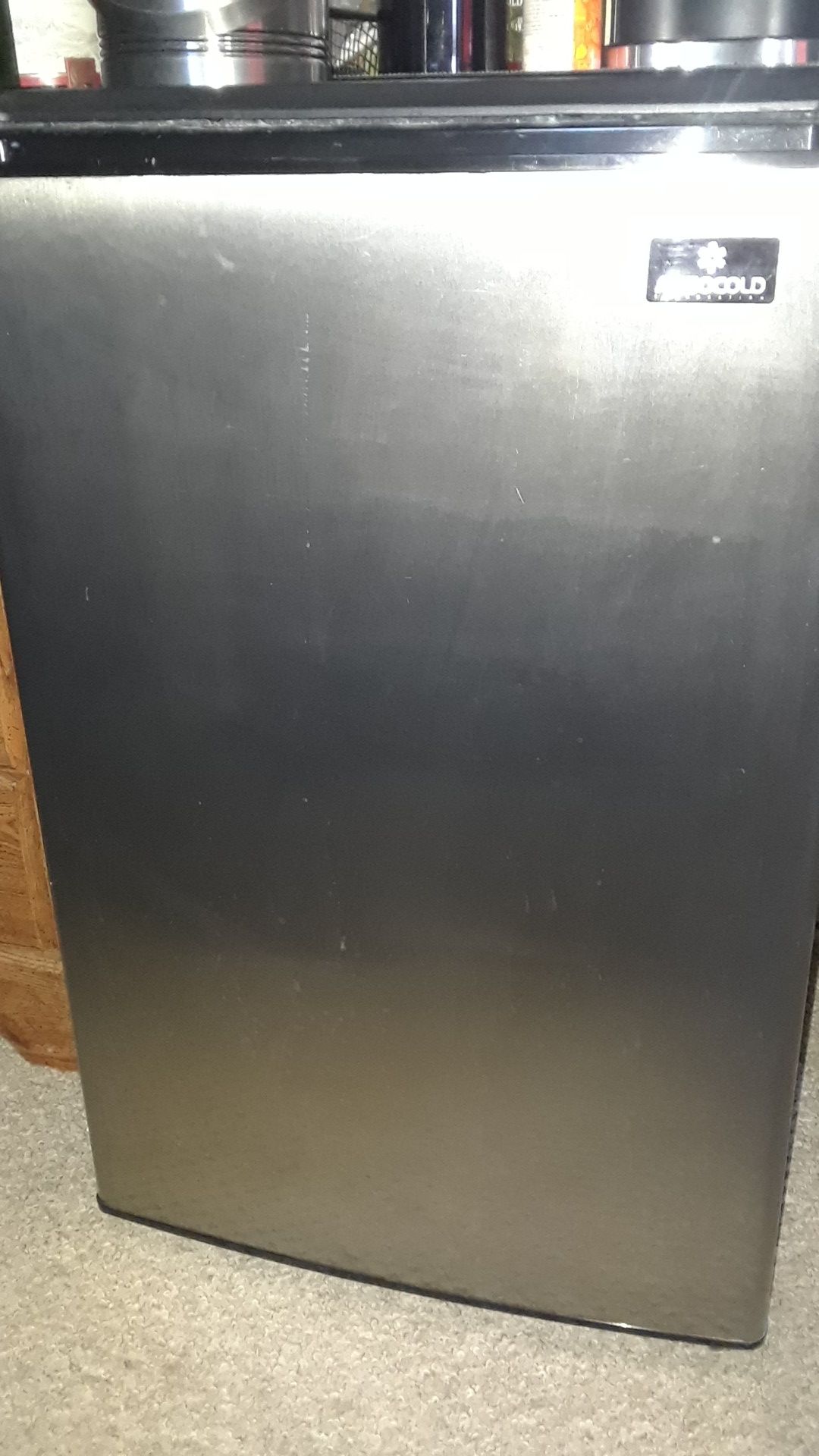 Mini fridge