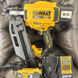 Dewalt Framing Gun With Battery And Charger 