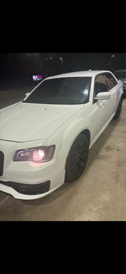 2019 Chrysler 300s