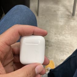 Airpods $100. Everything Included Great Condition 