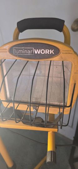 Luminar Work Twin Head Work Light with Telescoping Tripod / Lampara de Trabajo
