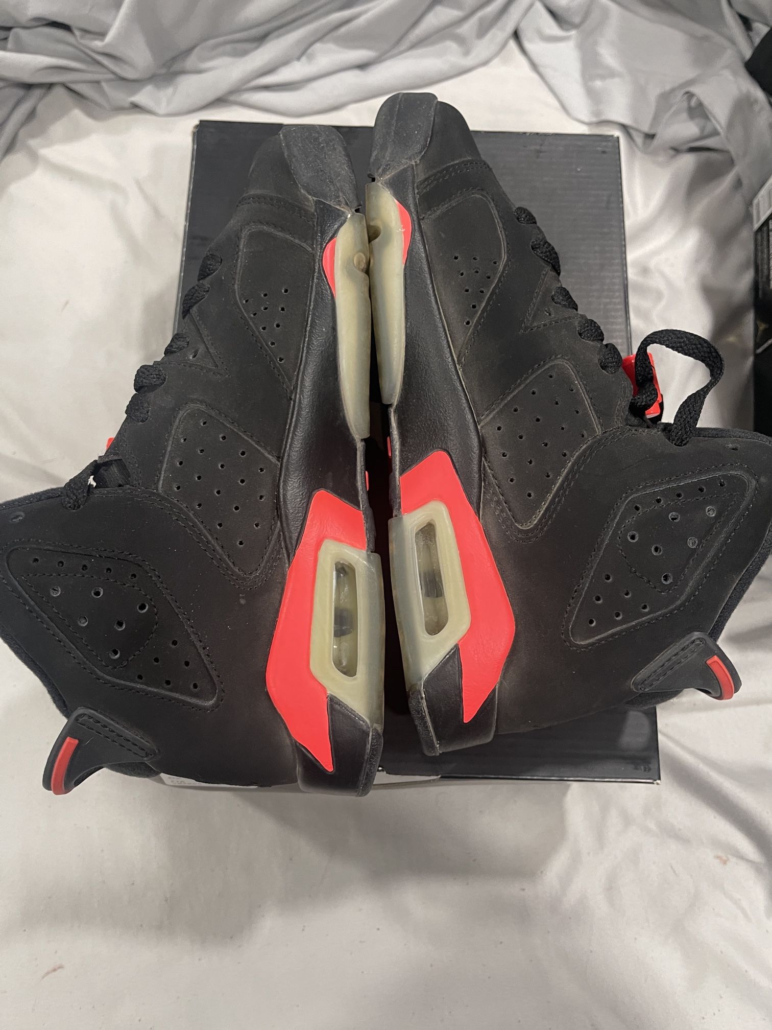 2014 Air jordan 6 Retro Black infrared Size 4.5y