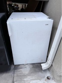 Mini fridge