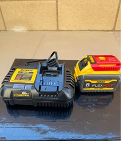 DEWALT FLEXVOLT 20V/60V MAX Lithium-Ion 6.0Ah Battery Pack with 6 Amp Output Charger