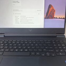 HP Victus gaming Laptop - UPGRADED 32gb Ram - RTX 3050gg - i5 12th