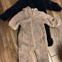 Baby Clothes Size 12 Mo