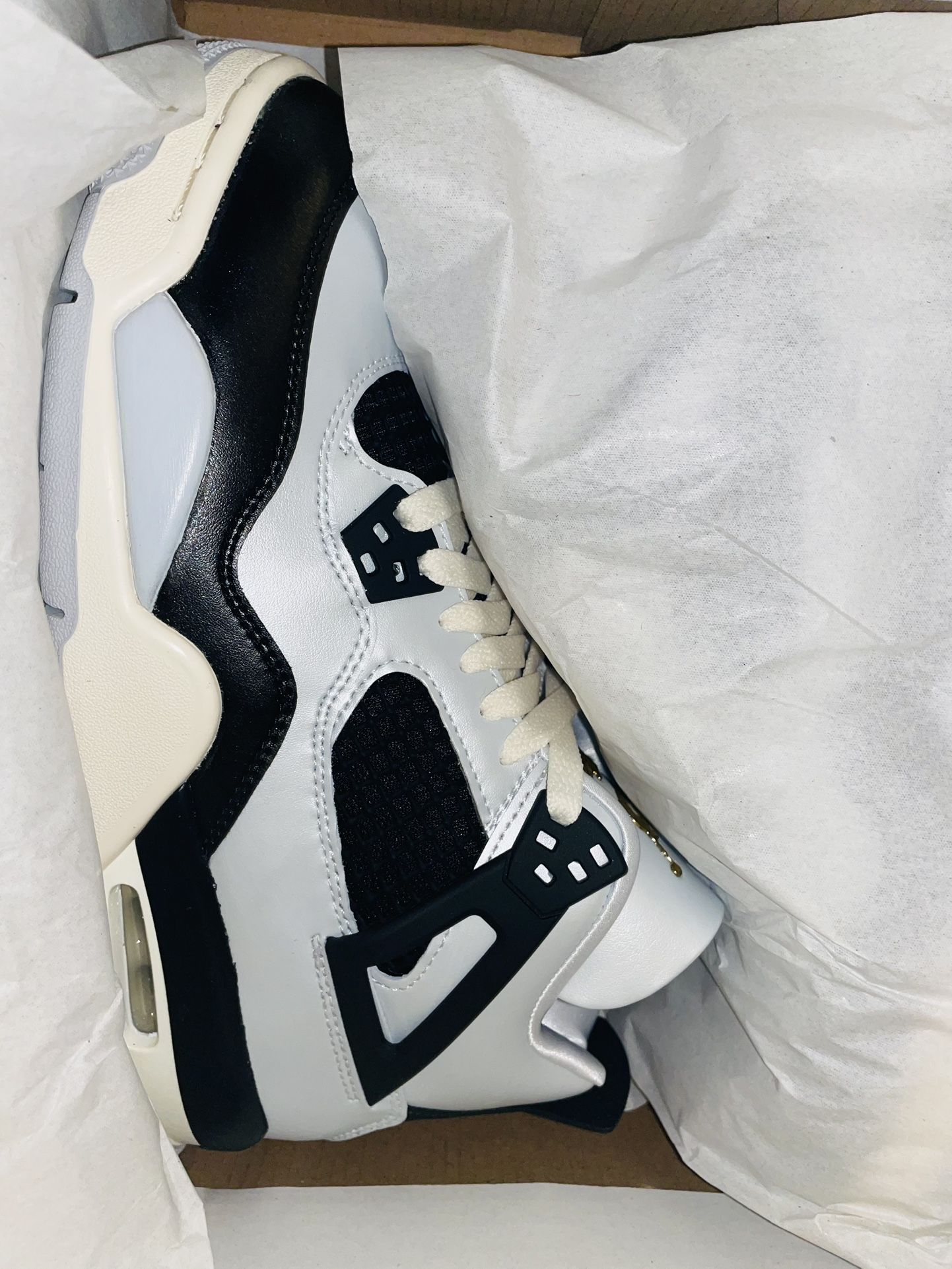Jordan 4s