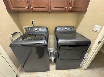 GE Washer and Gas Dryer Set