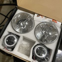 Jeep Wrangler Headlights & Fog Lights