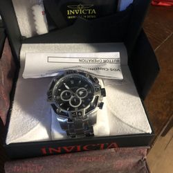Invicta Men’s Watch / Silver Look W/ Metal Band