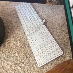 A1243 Apple Keyboard 