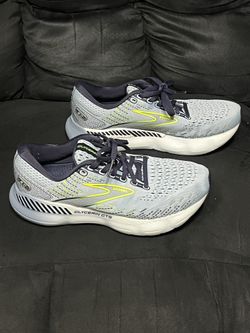 Brooks Shoes Size 7 Like new Condition. $40 or Best Offer