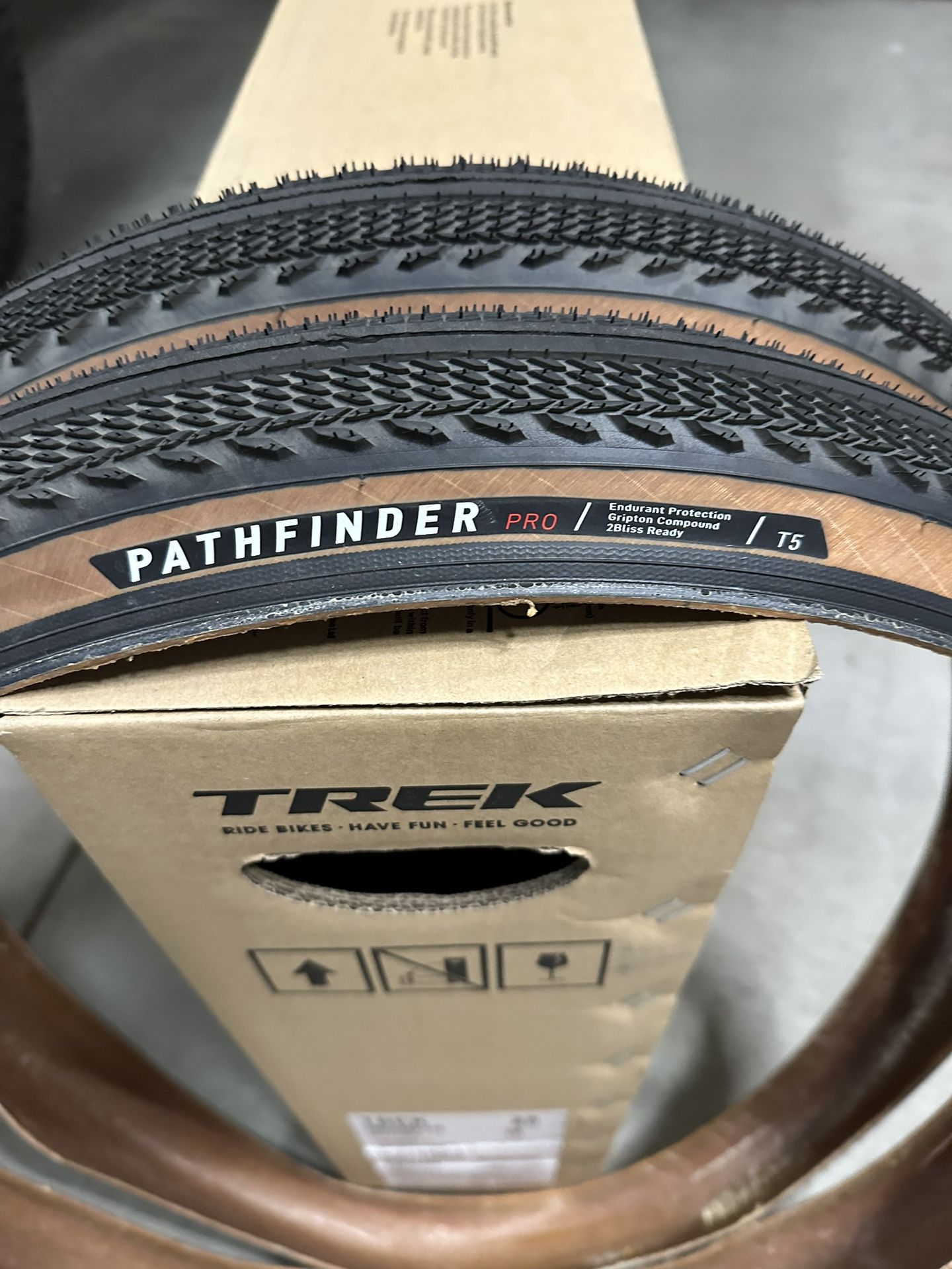 Specialized Pathfinder Pro Tires 700 X 42