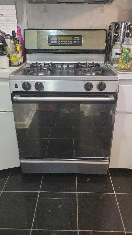 GE PROFILE GAS STOVE XL44