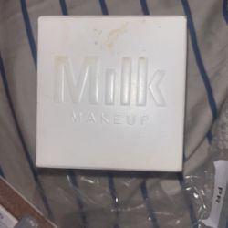MILK MAKEUP TRANSLATION POWDER