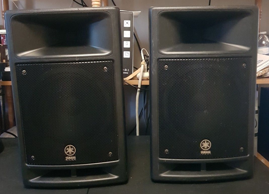 Yamaha Stagepas 300 (No Mixer)