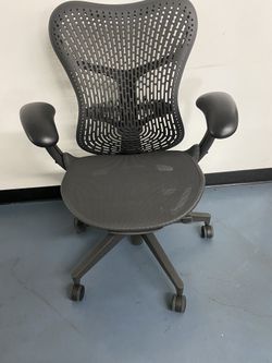 Herman Miller  Mirra 2 2020 Year