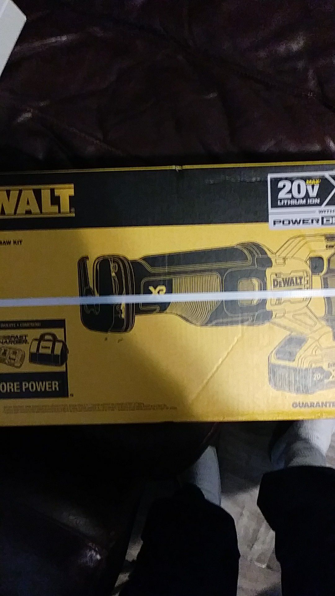 Dewalt 20 v xr with fast charger and 8 ah battery reciprocating saw with new power detect technology