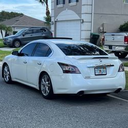 Nissan Maxima 