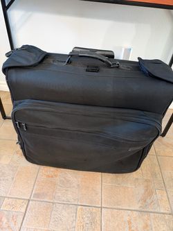 Briggs and Riley wardrobe 2 wheeled luggage
