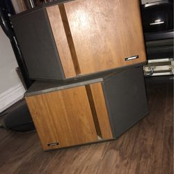 402  Bose Speakers 