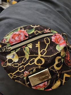 Small Sized Betsey Johnson Cute Flower And Heart Key Print